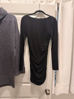 White Fox Boutique Black Long-Sleeve Ruched Bodycon Dress
